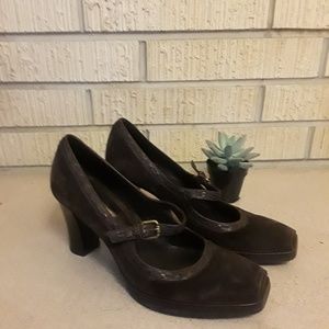 Via Spiga Brown Suede Heel